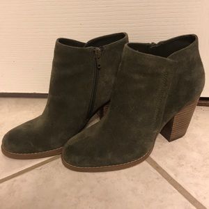 Guess size 7 Army Green Suede Booties